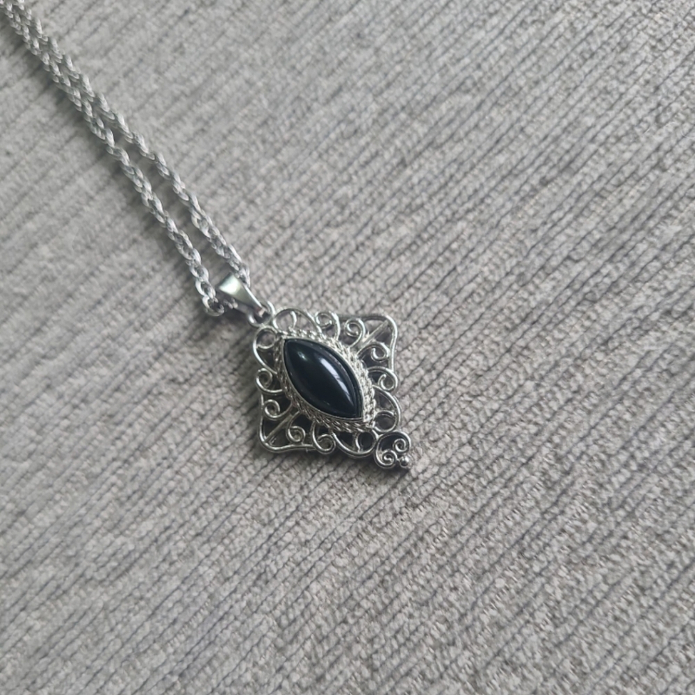 Silver Tone Necklace